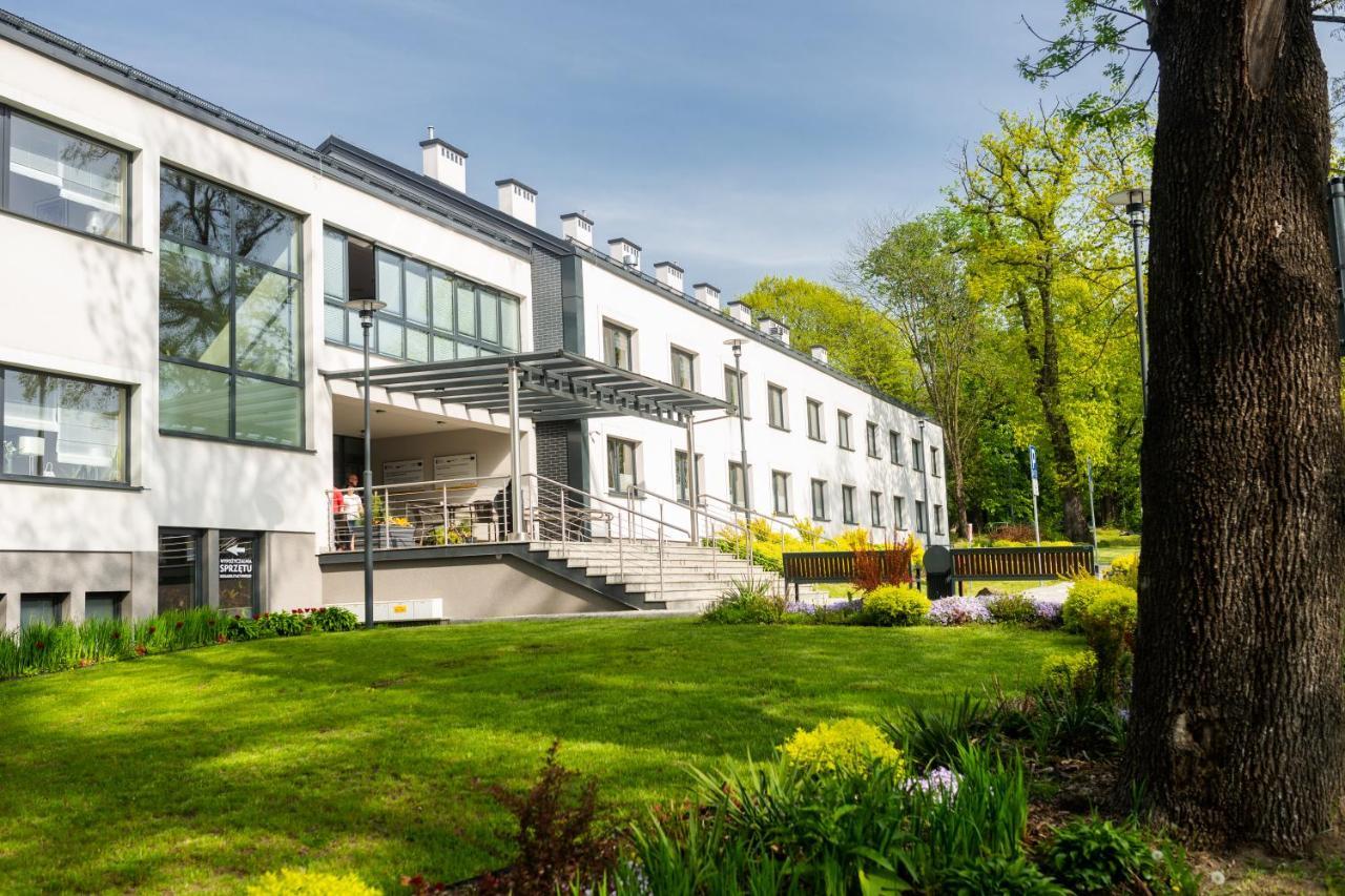 Centrum Rehabilitacji Spolecznej I Zawodowej Zaz Sloneczne Wzgorze ทาร์นูฟ ภายนอก รูปภาพ
